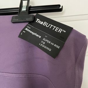 New Aritizia TNA leggings. Size Large. 7/8. High rise. Butter fabric.